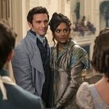 Jonathan Bailey y Simone Ashley en la temporada 3 y el capítulo 05 de 'Los Bridgerton'
