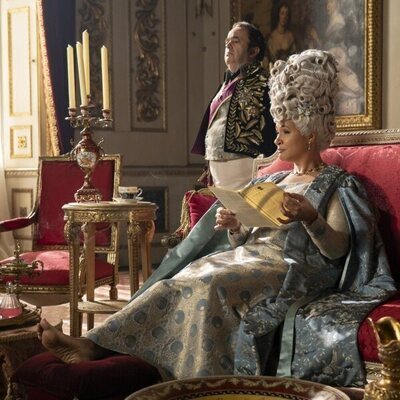 Imagen de Golda Rosheuvel y Hugh Sachs en el 3x05 de 'Bridgerton'