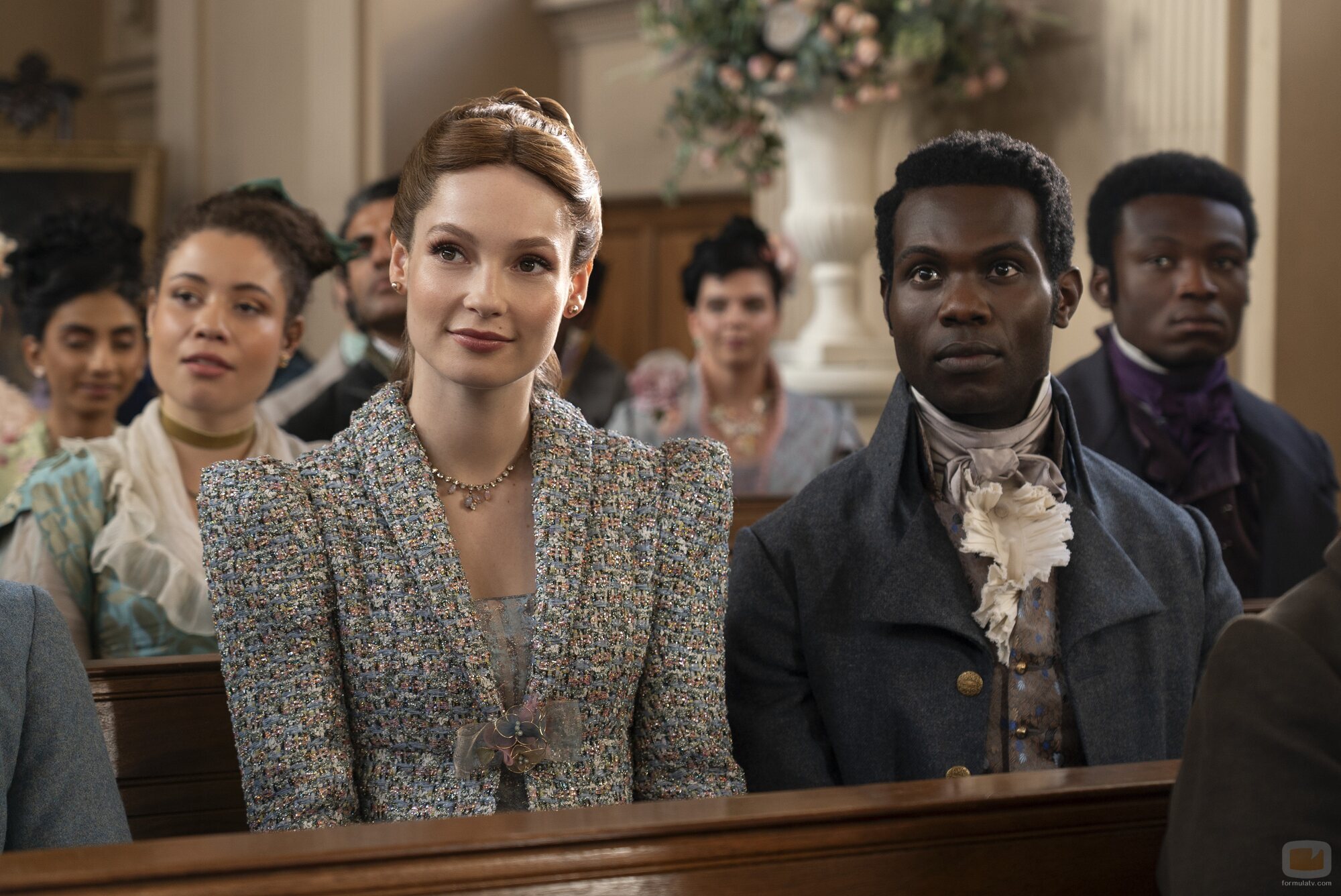 Hannah Dodd y Victor Alli en 'Seduciendo a Mr. Bridgerton' de 'Los Bridgerton'