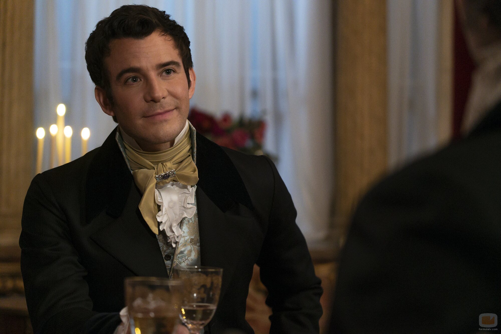 Still de Luke Thompson en el 3x06 de 'Bridgerton'