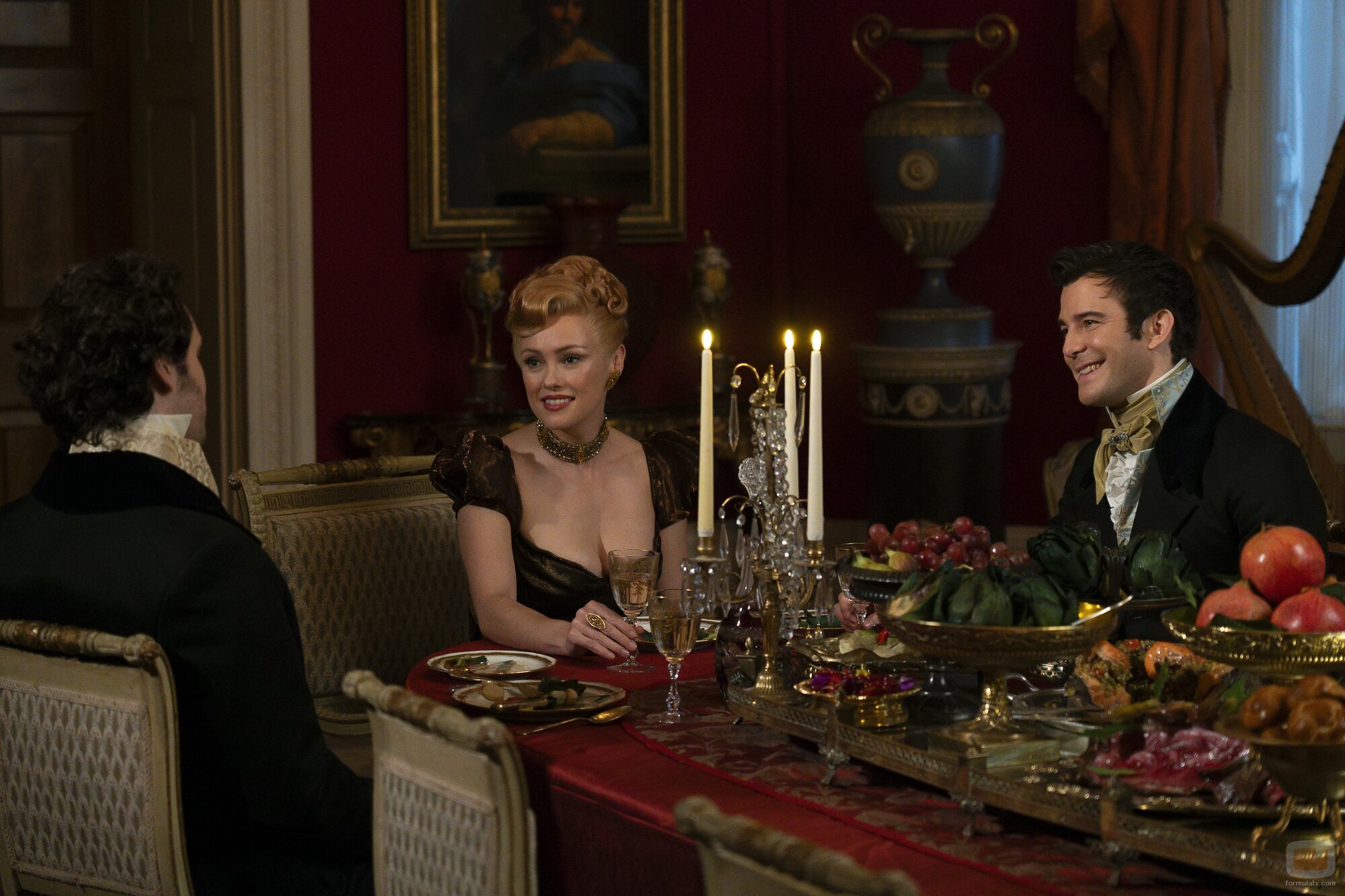 Hannah New y Luke Thompson en la temporada 3 y el capítulo 06 de 'Los Bridgerton'