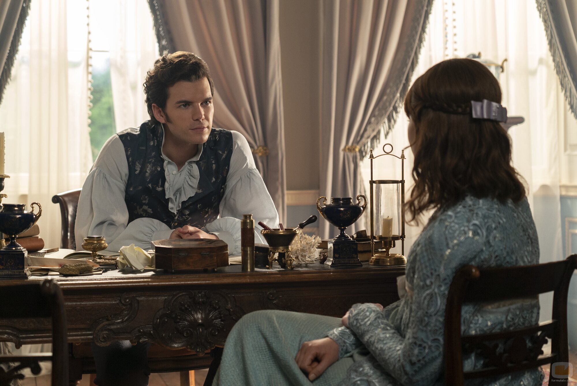 Luke Newton en el 3x06 de 'Bridgerton'