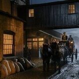 Escena de Nicola Coughlan en el 'Seduciendo a Mr. Bridgerton' de 'Bridgerton'