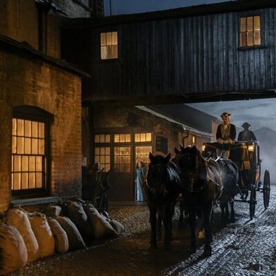 Escena de Nicola Coughlan en el 'Seduciendo a Mr. Bridgerton' de 'Bridgerton'