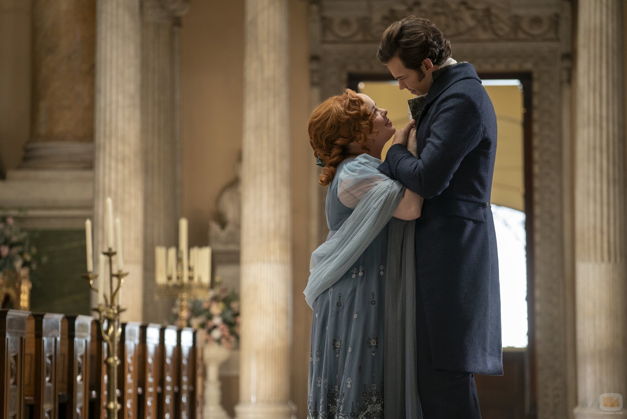 Nicola Coughlan y Luke Newton en el 'Seduciendo a Mr. Bridgerton' de 'Bridgerton'