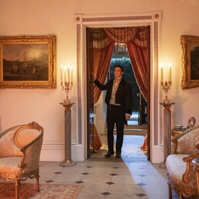 Imagen de Luke Thompson en 3x06 'Seduciendo a Mr. Bridgerton' de 'Los Bridgerton'