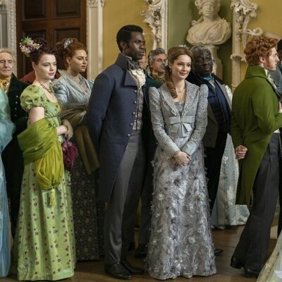 Hannah Dodd y Victor Alli en la temporada 3 y el capítulo 07 de 'Los Bridgerton'