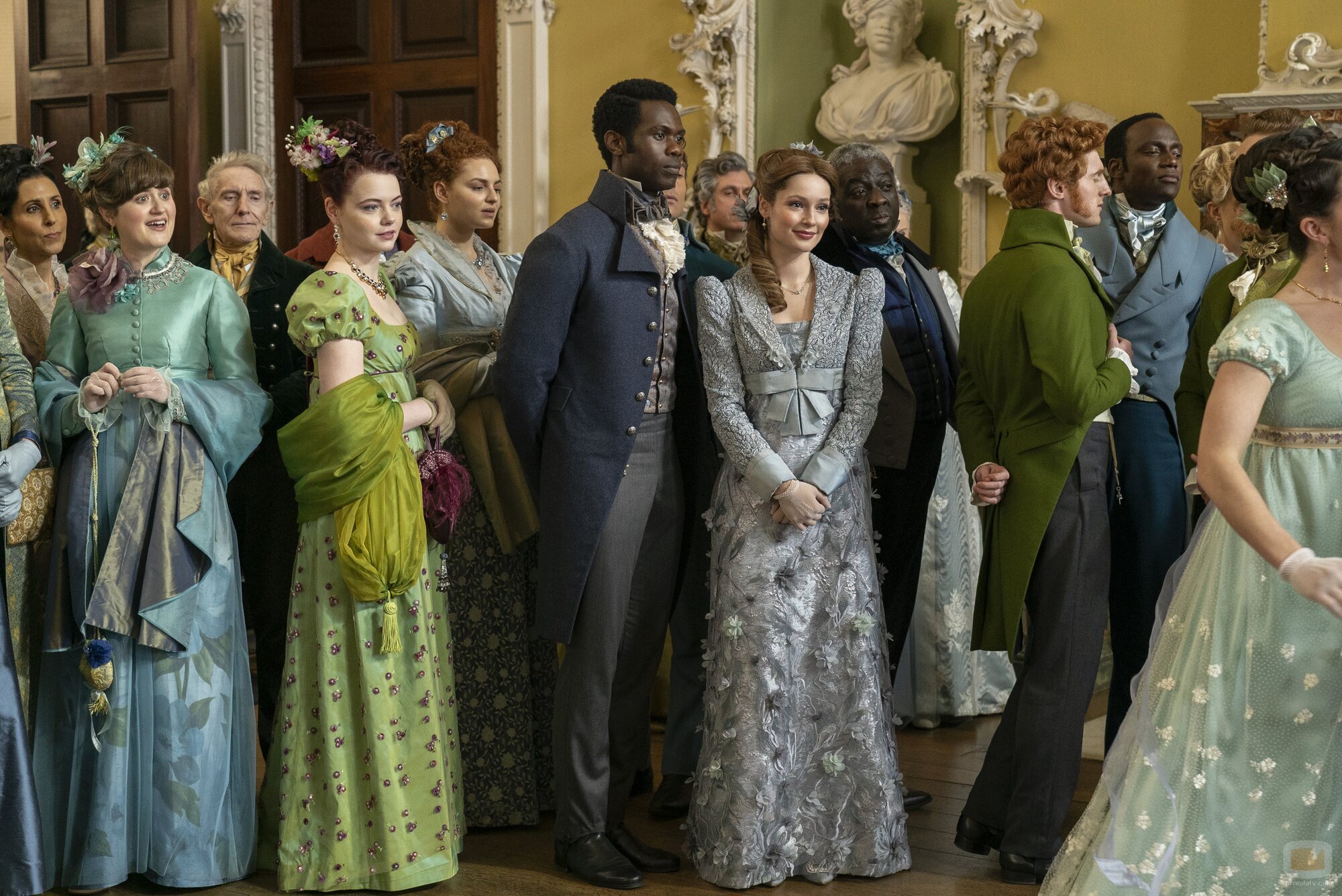 Hannah Dodd y Victor Alli en la temporada 3 y el capítulo 07 de 'Los Bridgerton'