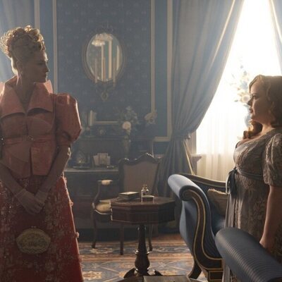 Nicola Coughlan y Jessica Madsen en el 3x08 de 'Los Bridgerton'