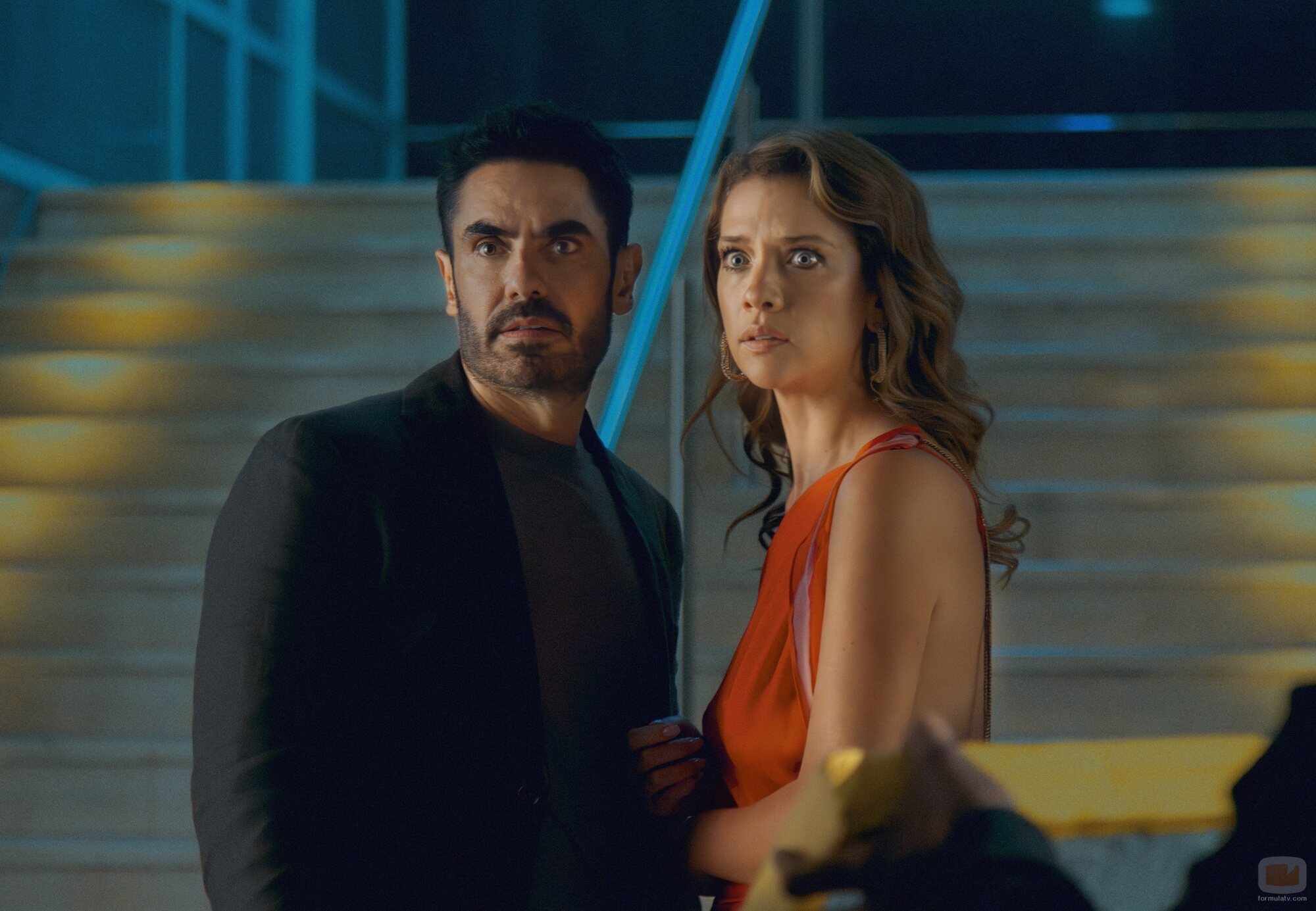 Carolina Miranda y Lincoln Palomeque en Capítulo 6 titulado 'La chica que sabía demasiado' de 'Perfil Falso'