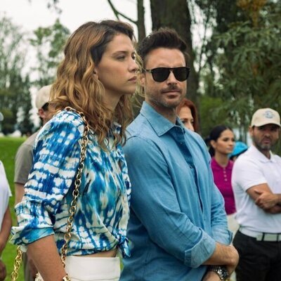 Carolina Miranda y Rodolfo Salas en 2x09 'La muerte juega al golf' de 'Perfil Falso'