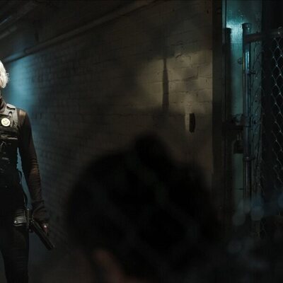 Maddie Hasson en 2x02 titulado 'S.Q.E.U.C.E.L.P.D.P.' de 'El nuevo empleado'