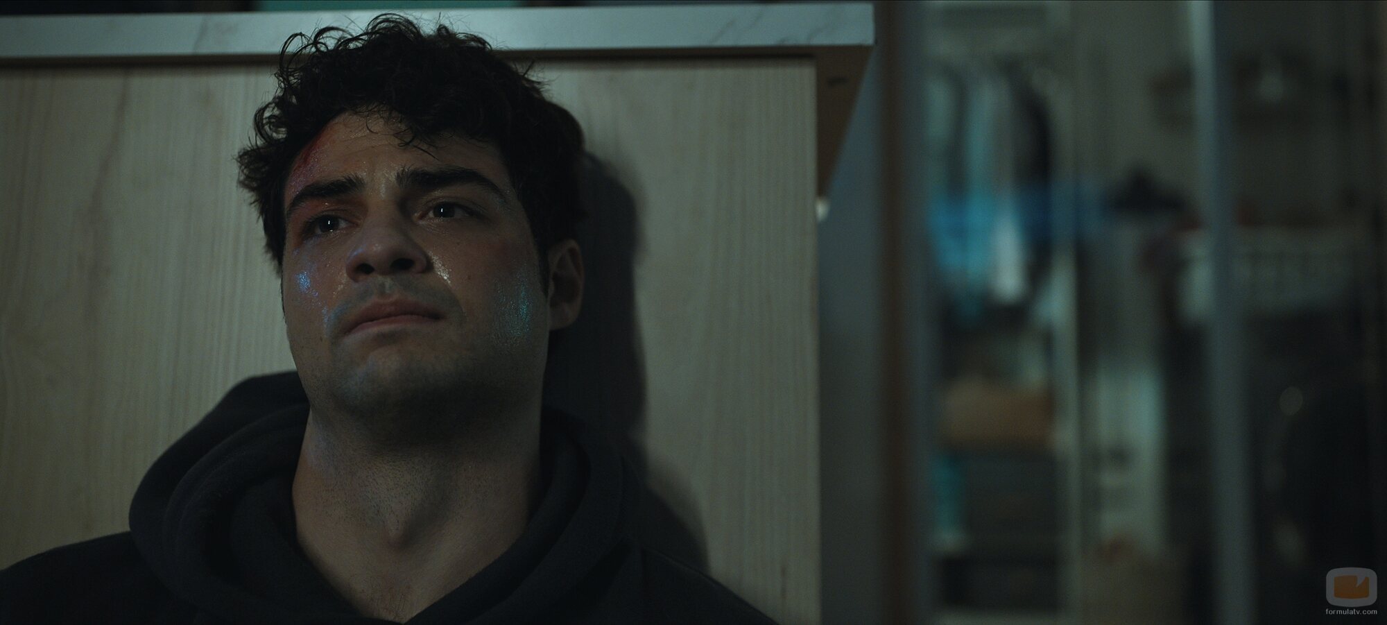 Noah Centineo en 'Y.L.N.T.D.C.C.' de 'El nuevo empleado'