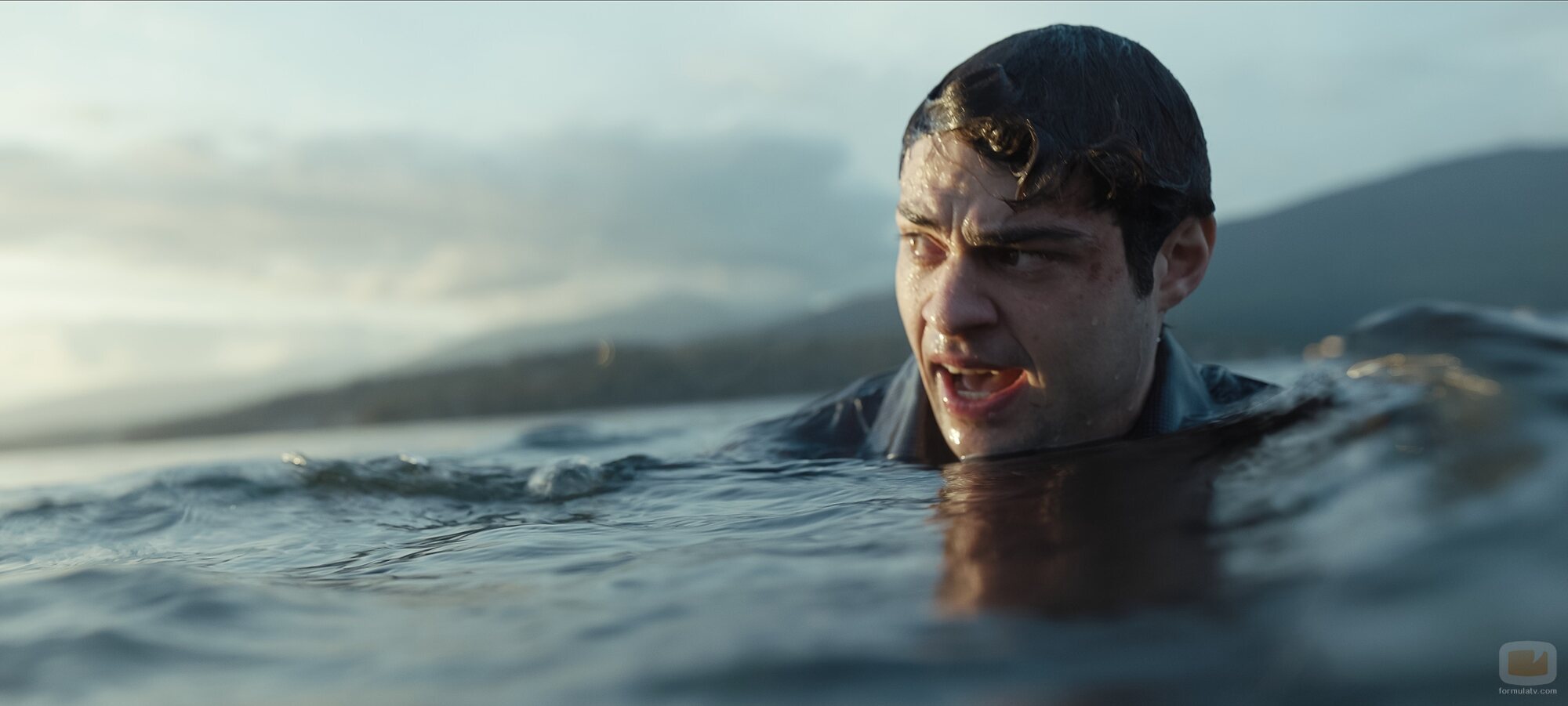 Noah Centineo en la temporada 2 y el capítulo 06 de 'El nuevo empleado'