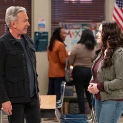Kat Dennings y Tim Allen en Capítulo 2 titulado 'Accommodations' de 'Shifting Gears'