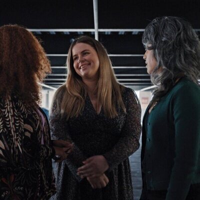 Jessie Ennis en Capítulo 1 titulado 'Límites' de 'Mythic Quest'