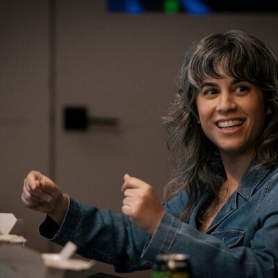 Ashly Burch en el 4x02 de 'Mythic Quest: Raven's Banquet'