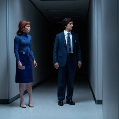 Adam Scott y Britt Lower en el 2x03 de 'Separación'