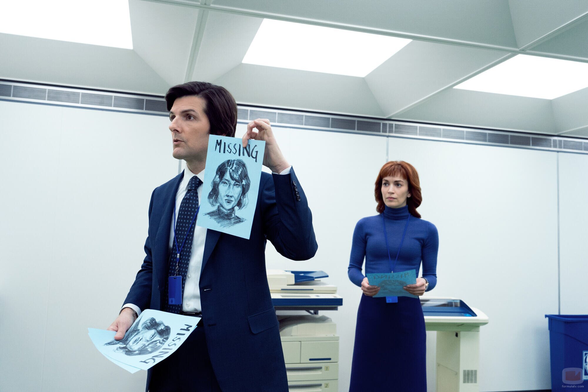 Adam Scott y Britt Lower en la temporada 2 y el capítulo 03 de 'Separación'