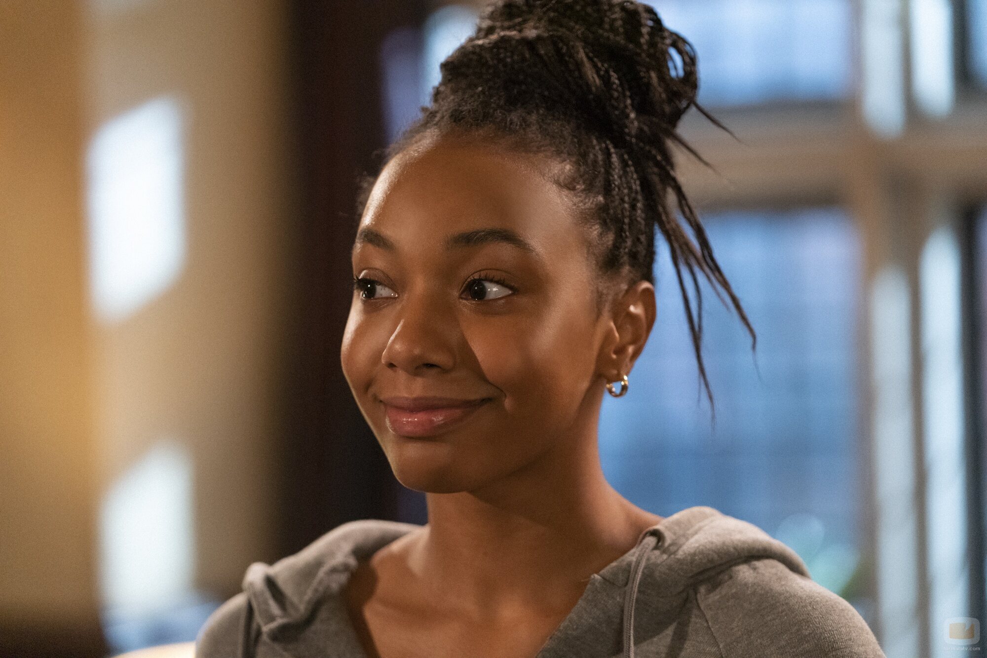 Alyah Chanelle Scott en el 1x01 de 'The Sex Lives of College Girls'