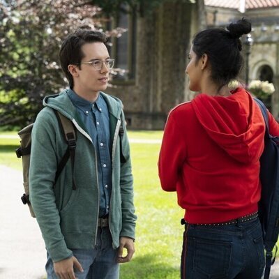 Mekki Leeper en 1x01 'Bienvenidos a la Universidad de Essex' de 'La vida sexual de las universitarias'