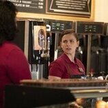 Pauline Chalamet en 1x01 'Bienvenidos a la Universidad de Essex' de 'La vida sexual de las universitarias'