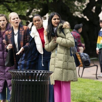 2x01 'Se acerca el invierno' de 'La vida sexual de las universitarias'