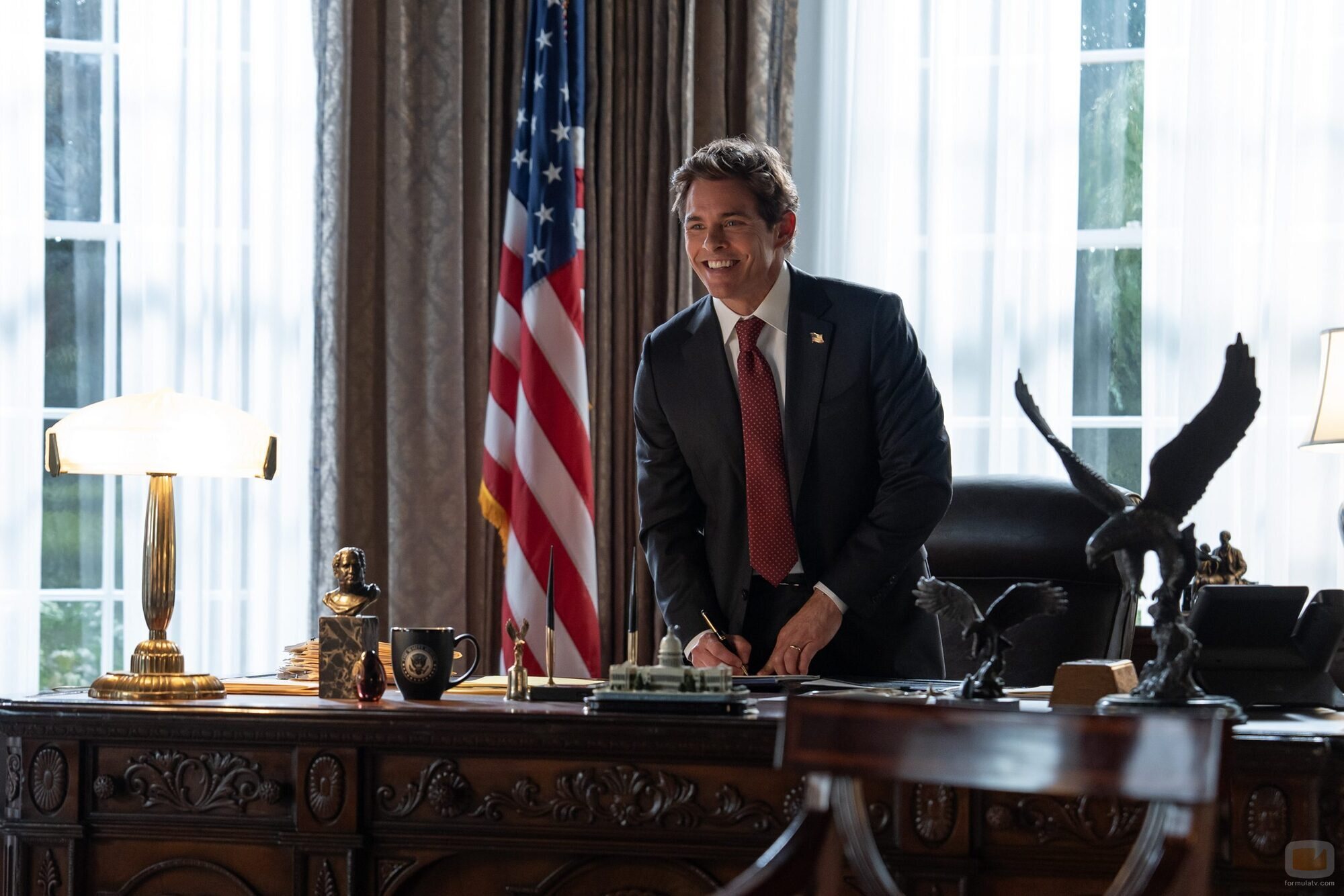 James Marsden en el 1x01 de 'Paradise'
