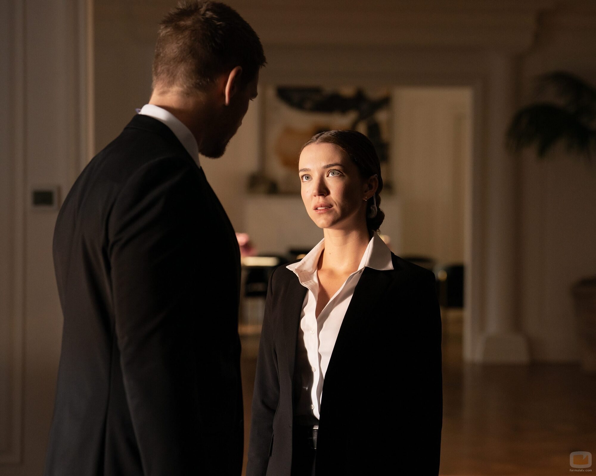 Nicole Brydon Bloom en la temporada 1 y el capítulo 01 de 'Paradise'