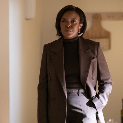 Krys Marshall en la temporada 1 y el capítulo 01 de 'Paradise'