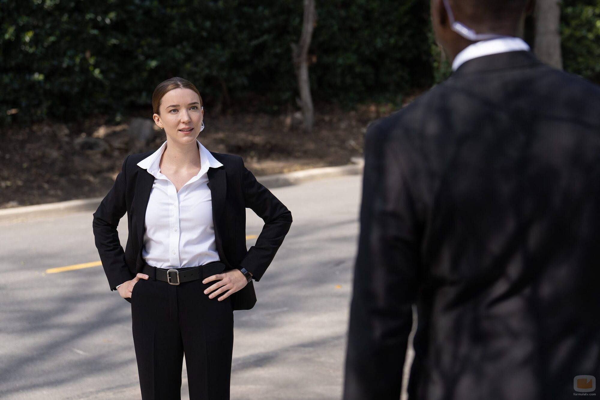 Nicole Brydon Bloom en Capítulo 1 titulado 'Wildcat ha caído' de 'Paradise'