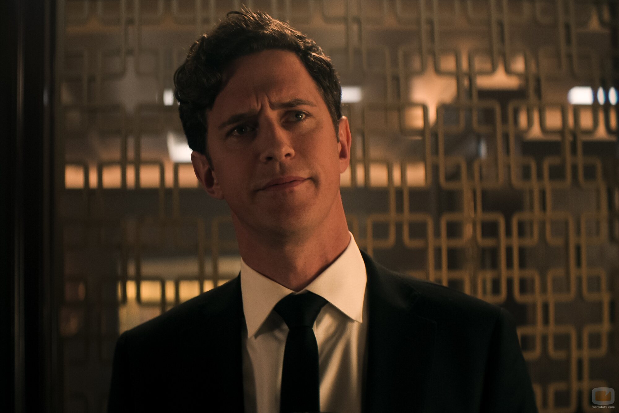 Stephen Hagan en Capítulo 1 titulado 'Joe se toma unas vacaciones' de 'You'