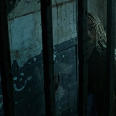 Tati Gabrielle en el 4x01 de 'You'