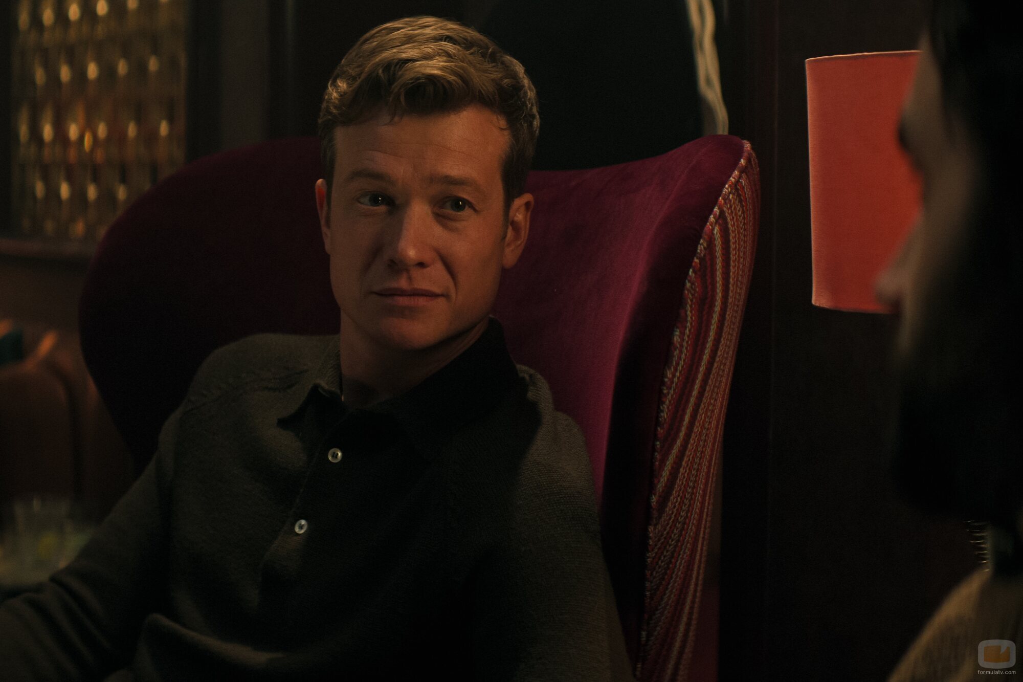 Ed Speleers en 4x01 titulado 'Joe se toma unas vacaciones' de 'You'