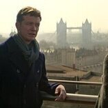 Ed Speleers en el 4x02 de 'You'