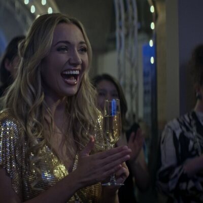 Tilly Keeper en Capítulo 2 titulado 'Retrato del artista' de 'You'