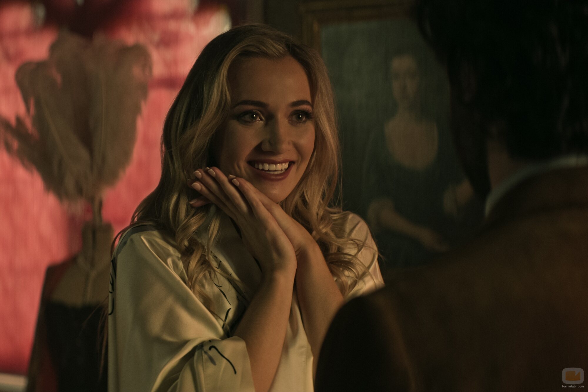 Penn Badgley y Tilly Keeper en 'Hampsy' de 'You'