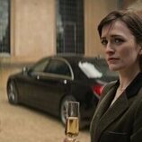 Imagen de Charlotte Ritchie en el 4x04 de 'You'