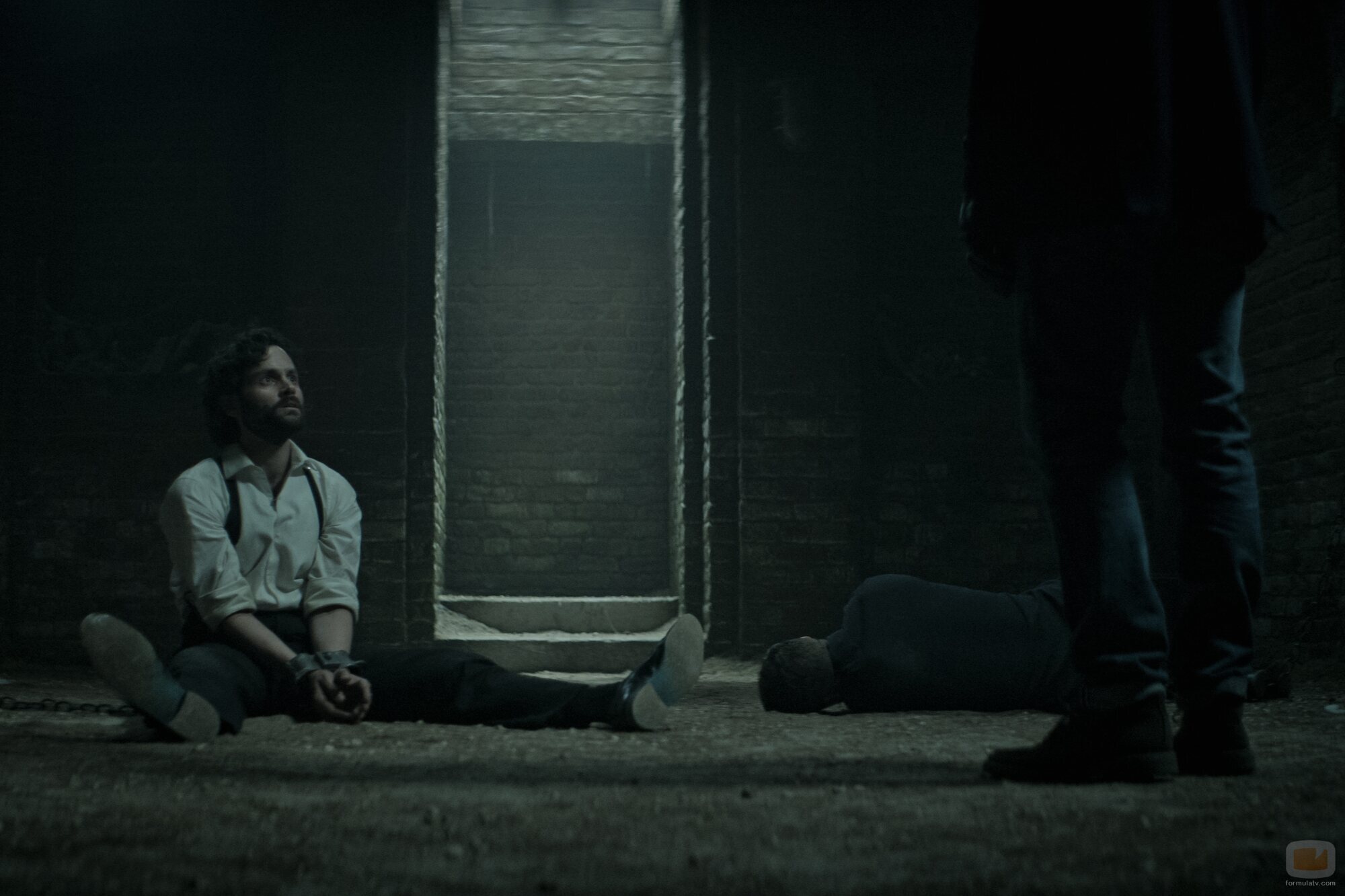 Penn Badgley en 4x05 titulado 'El zorro y el sabueso' de 'You'