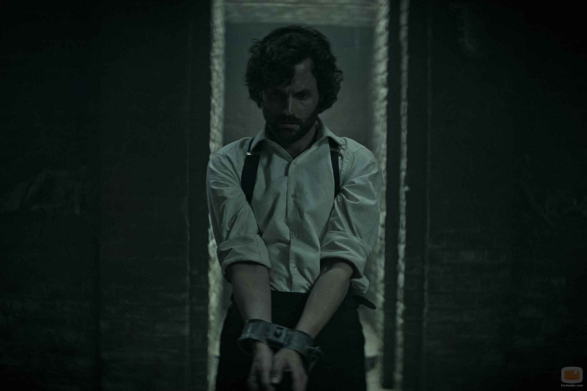 Penn Badgley en 4x05 'El zorro y el sabueso' de 'You'