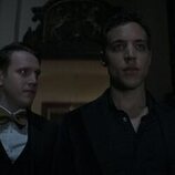 Ben Wiggins en 4x05 'El zorro y el sabueso' de 'You'