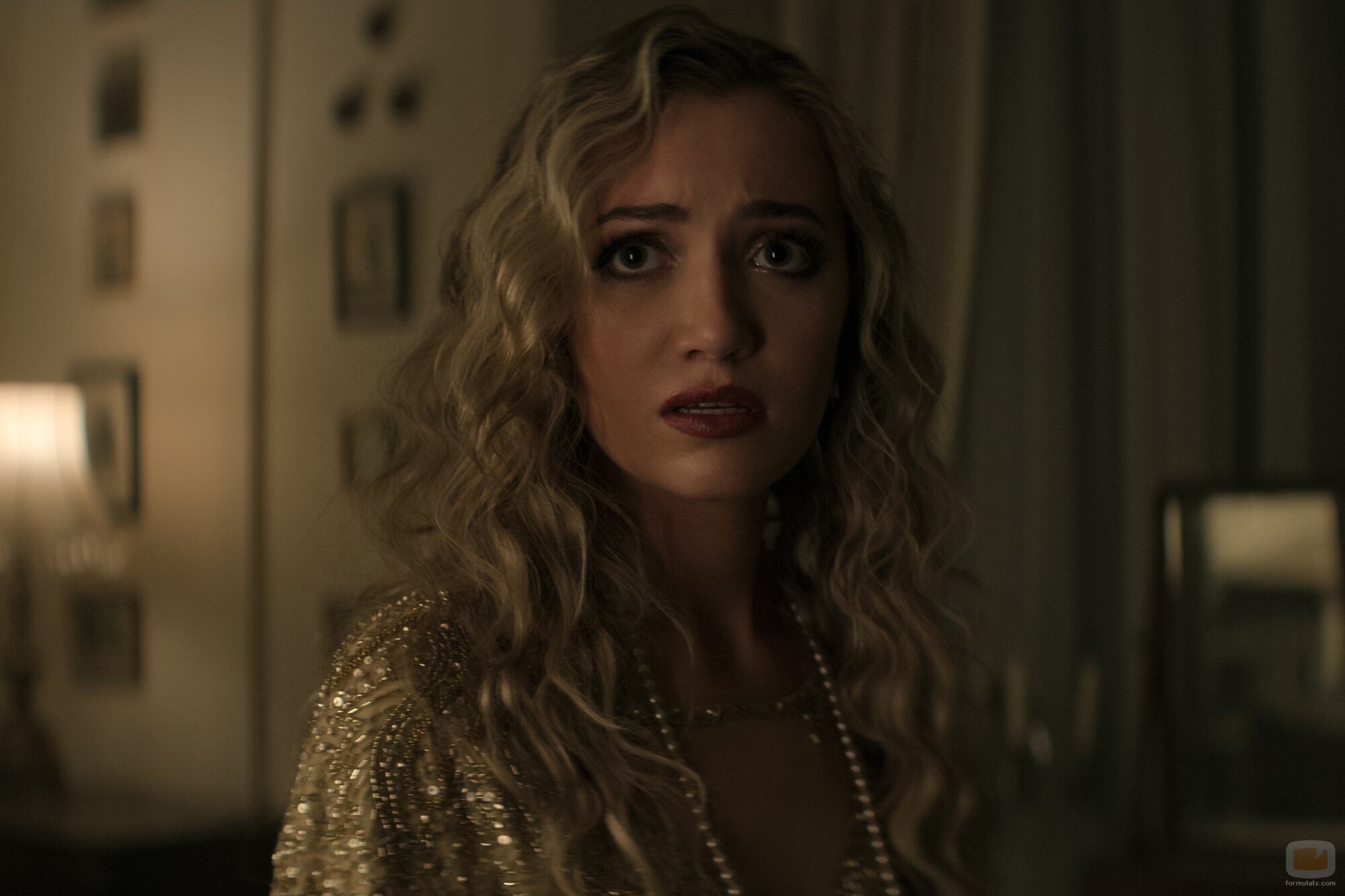 Foto de Tilly Keeper en la temporada 4 y el capítulo 05 de 'You'