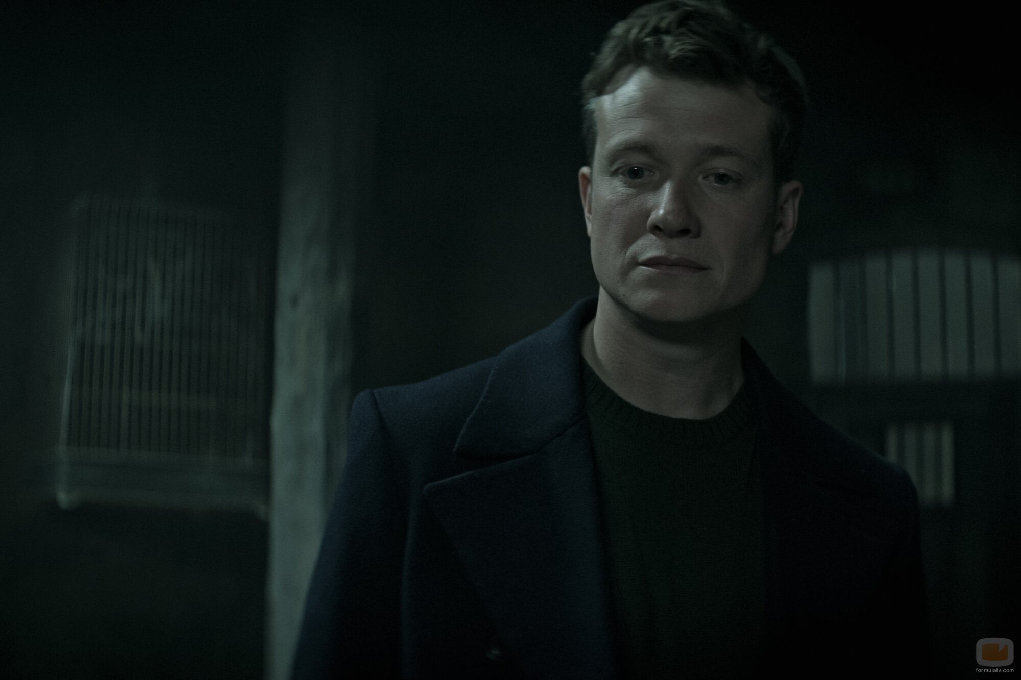Ed Speleers en 4x05 titulado 'El zorro y el sabueso' de 'You'