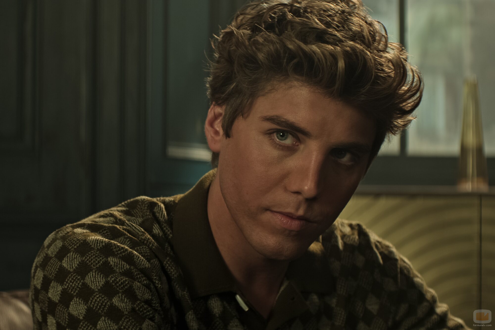 Lukas Gage en 4x06 'Grandes amigos' de 'You'