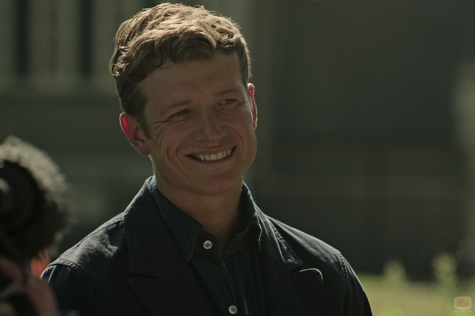 Ed Speleers en 'Grandes amigos' de 'You'