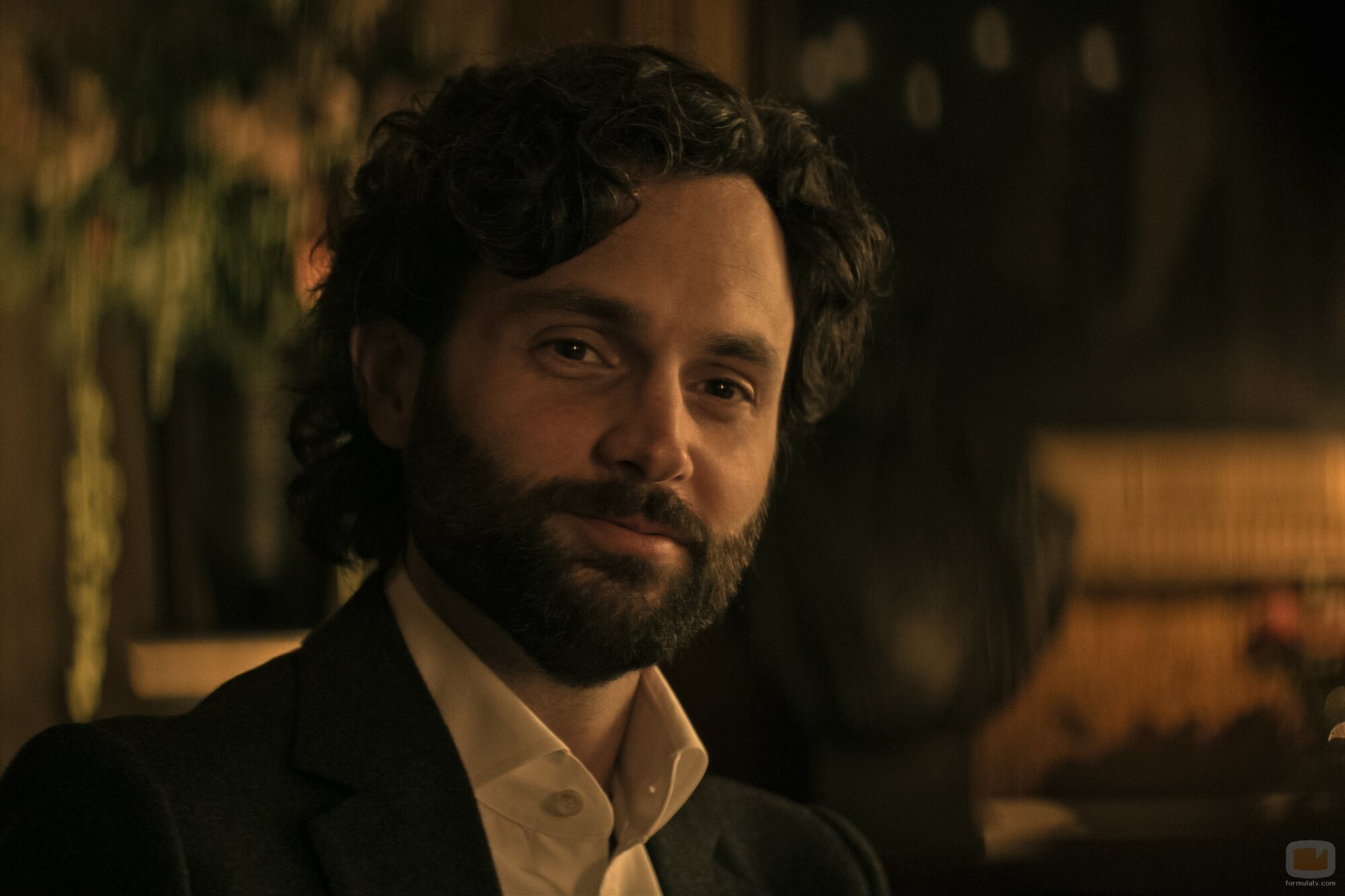 Penn Badgley en 4x07 titulado 'Hombre bueno, mundo cruel' de 'You'
