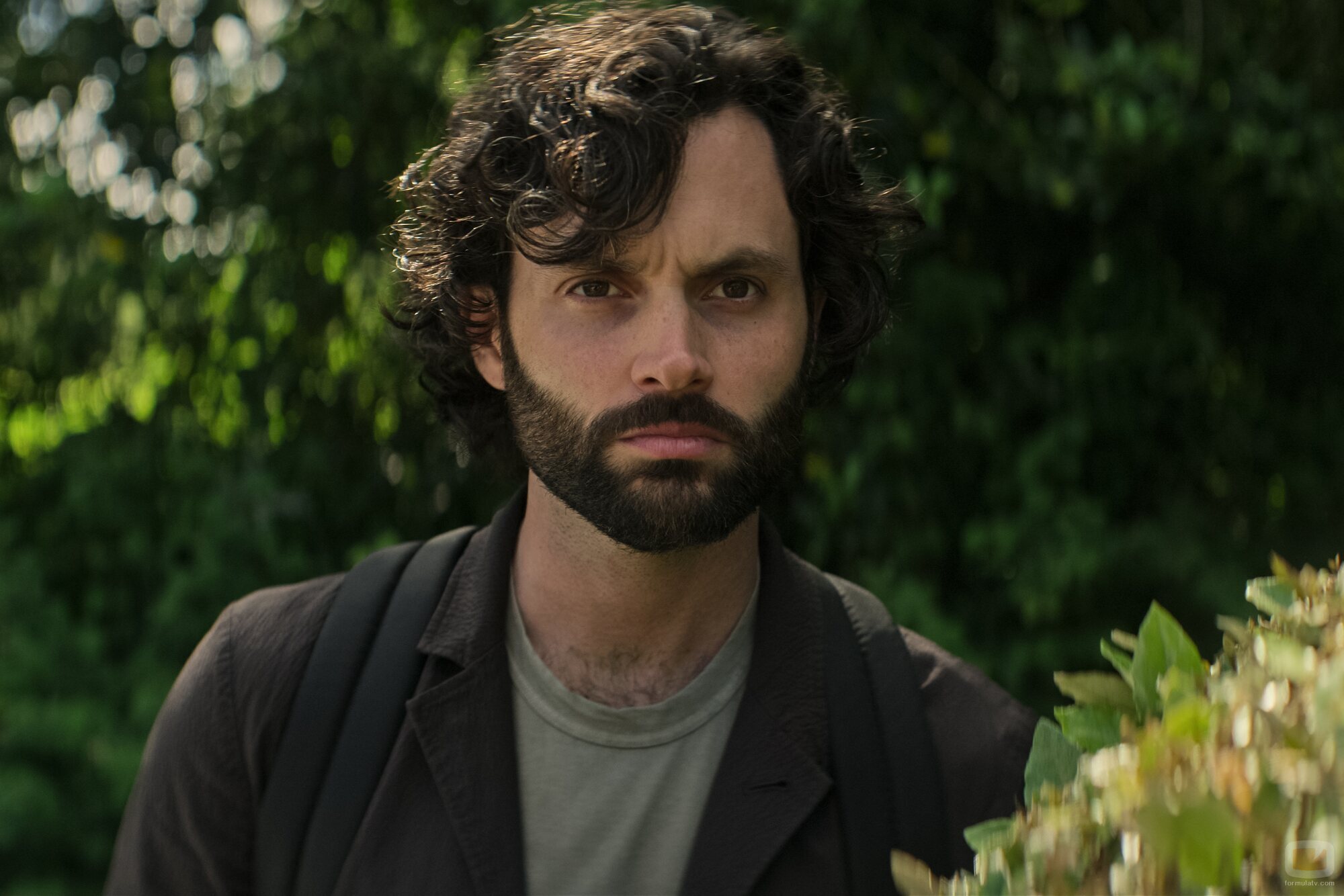 Penn Badgley en 'Hombre bueno, mundo cruel' de 'You'
