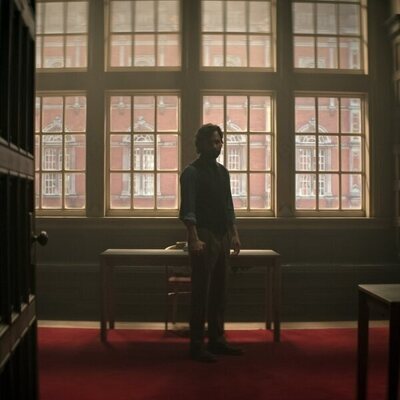 Penn Badgley en 4x08 titulado '¿A dónde vas? ¿Dónde has estado?' de 'You'