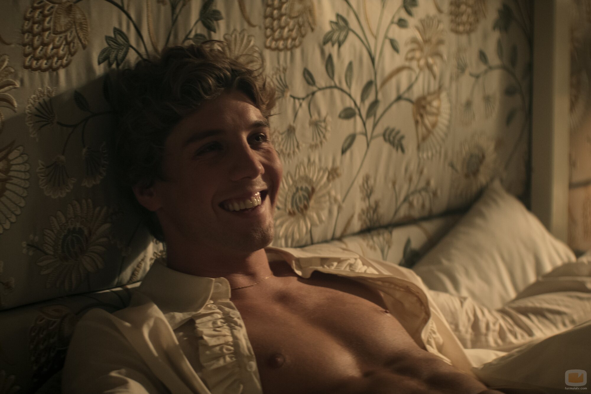 Lukas Gage en 'Ella no está allí' de 'You'
