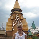 Soraya visita el Mercado de Izmailovo en Rusia